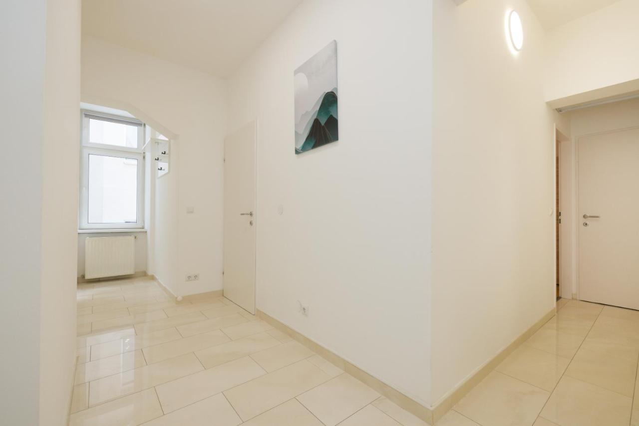 Favoriten Dream Apartment 1100 Виена Екстериор снимка
